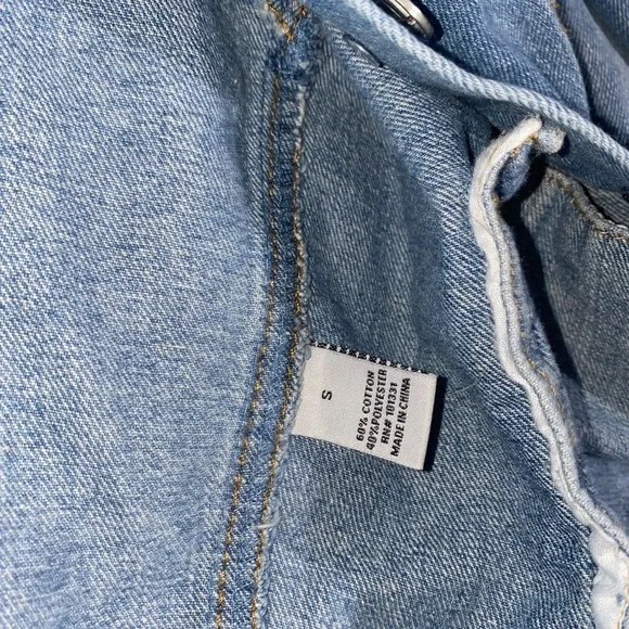 Distressed Jean jacket - Picture 5 of 6